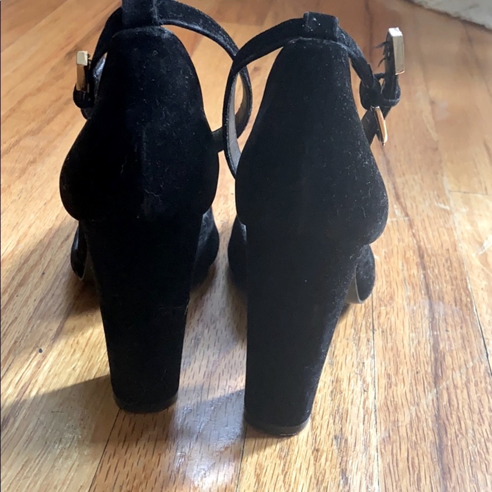Sexy black velvet pumps - ankle strap with gold details  beautiful vintage shape - Picture 3 of 4